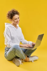 FOR-EACH-ACDEMY-Girl Titre-professionnel-développeur-web-et-mobile